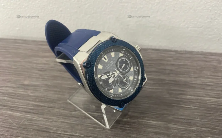 Часы  Guess w104G1