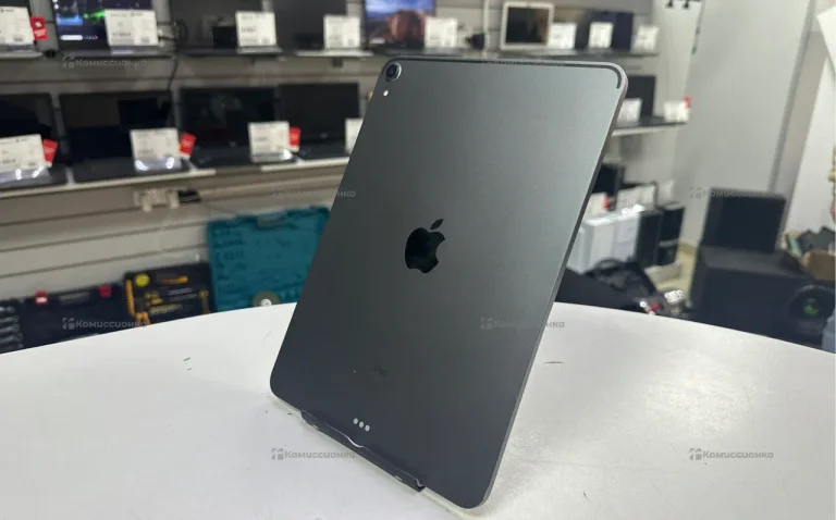 Планшет Apple iPad Pro 11 (2018) 64 ГБ Wi-Fi