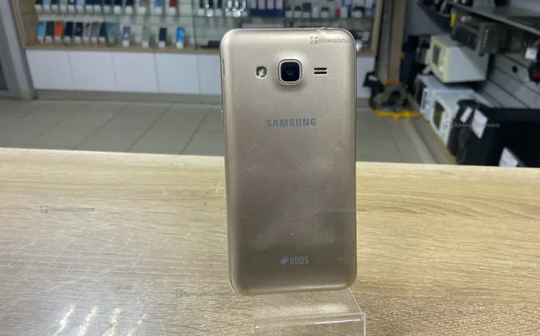 Samsung Galaxy J3 (2016) 2/16 ГБ