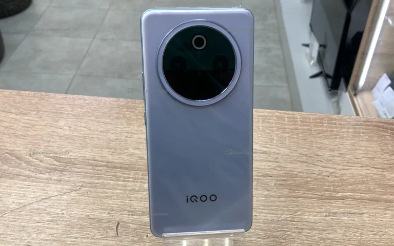 Vivo iqoo z10 8/256 ГБ