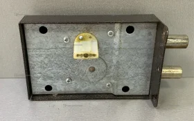 Замок дверной