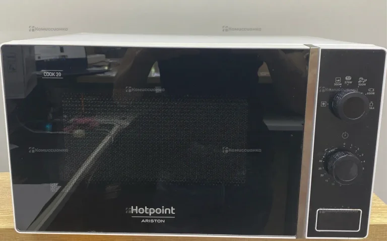 Микроволновая печь  Hotpoint MWHA 101