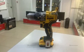 Аккумуляторная ударная дрель-шуруповерт DeWALT DCD