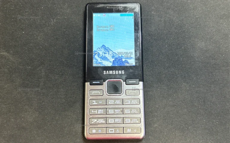 Samsung Кнопочный телефон