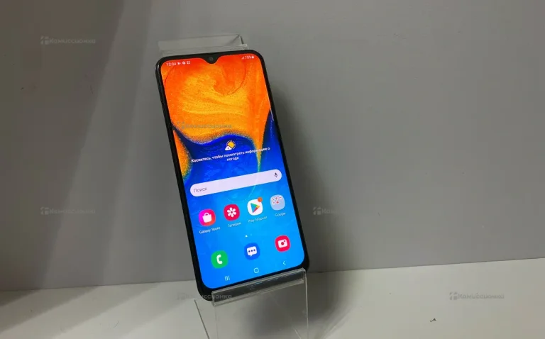 Samsung Galaxy A20 3/32 ГБ