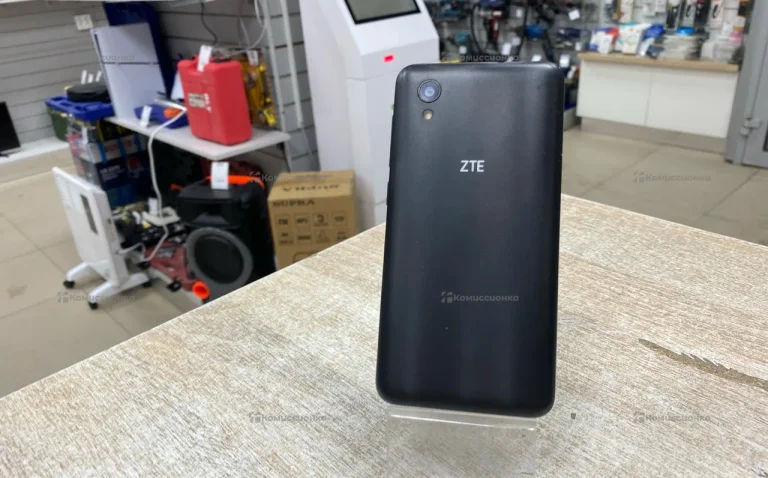 ZTE Blade L8 1/32 ГБ