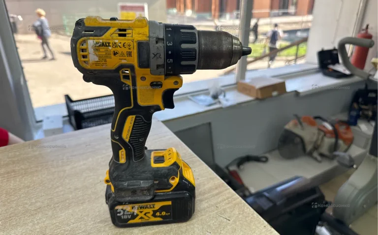 Аккумуляторная дрель-шуруповерт DeWALT DCD791NT