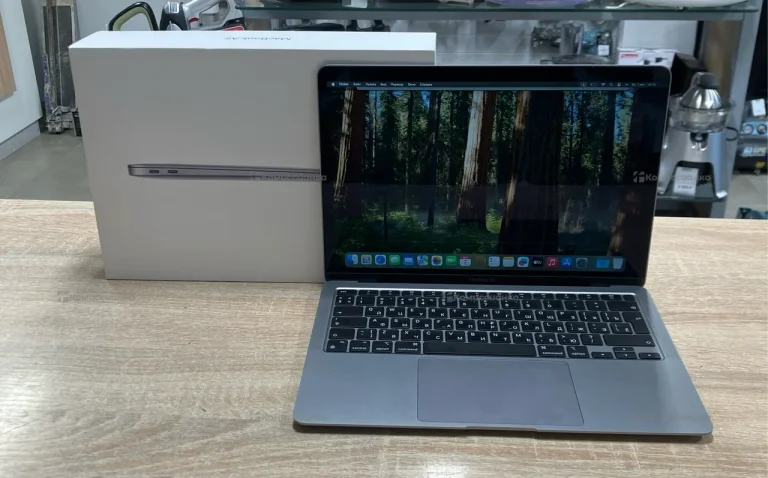 Ноутбук  MacBook Air m1 8/256