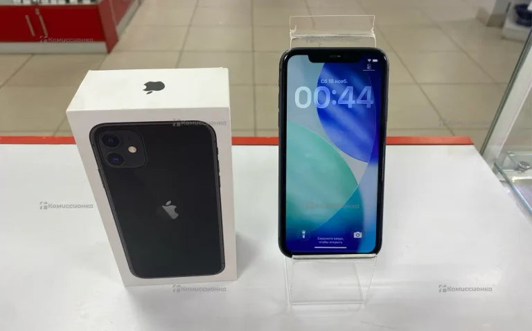 Apple iPhone 11 4/64 ГБ