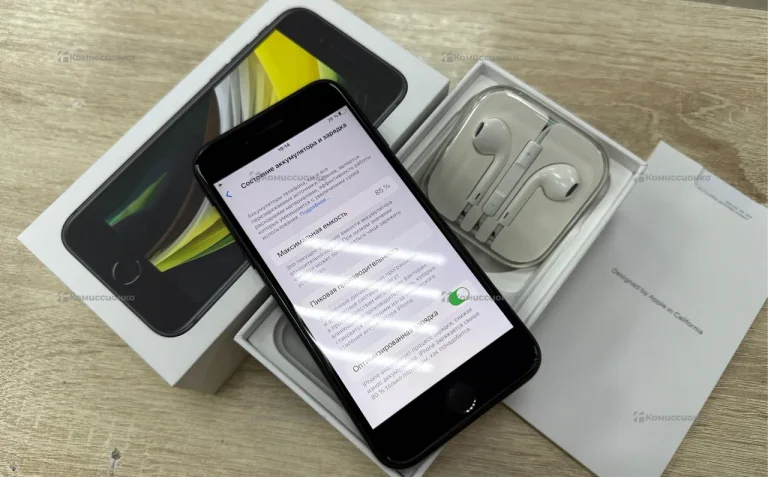 Apple iPhone SE (2020) 3/64 ГБ
