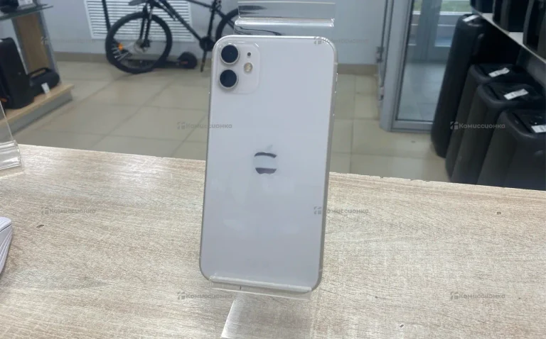 Apple iPhone 11 4/128 ГБ