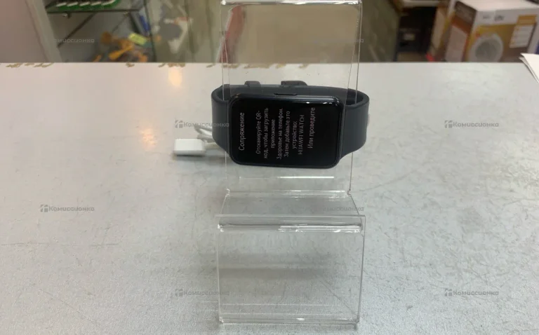 Часы  Huawei fit se