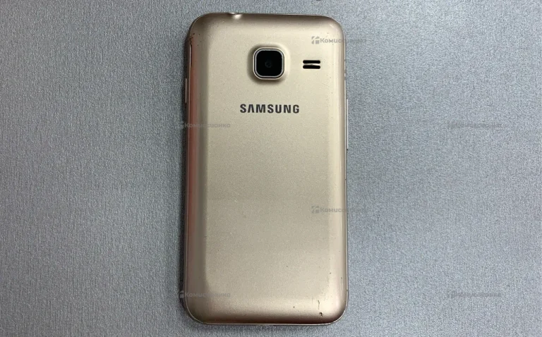Samsung Galaxy J1 1/8 ГБ