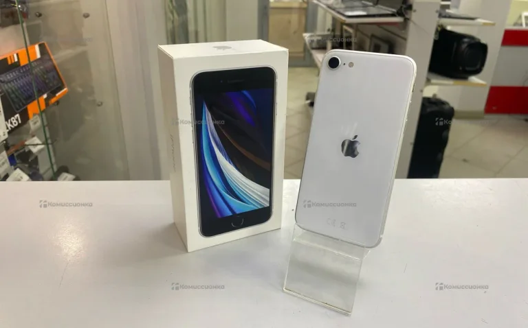 Apple iPhone SE (2020) 3/64 ГБ