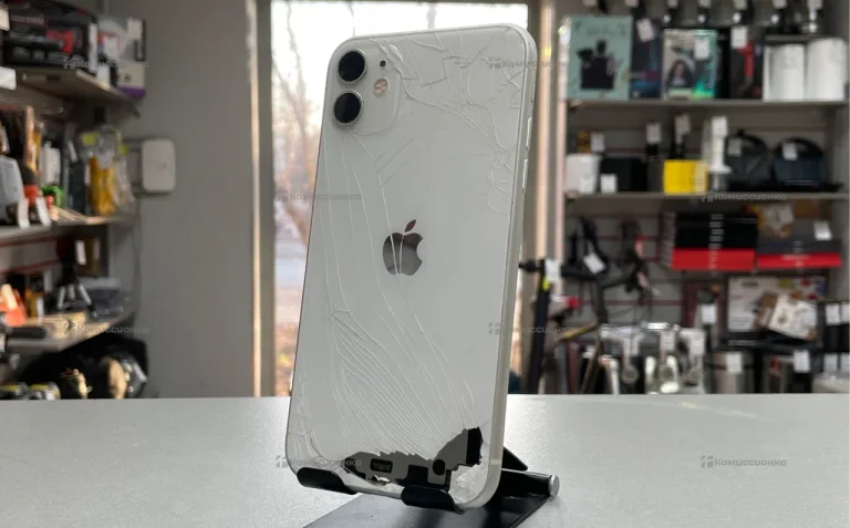 Apple iPhone 11 4/64 ГБ