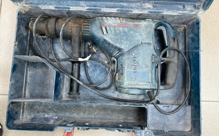 Отбойный молоток Bosch D-70745
