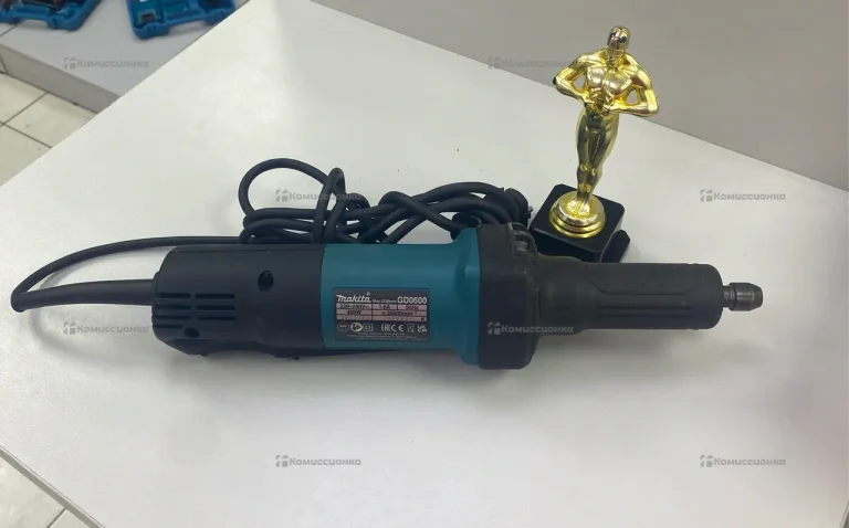 Прямая шлифмашина Makita GD0600