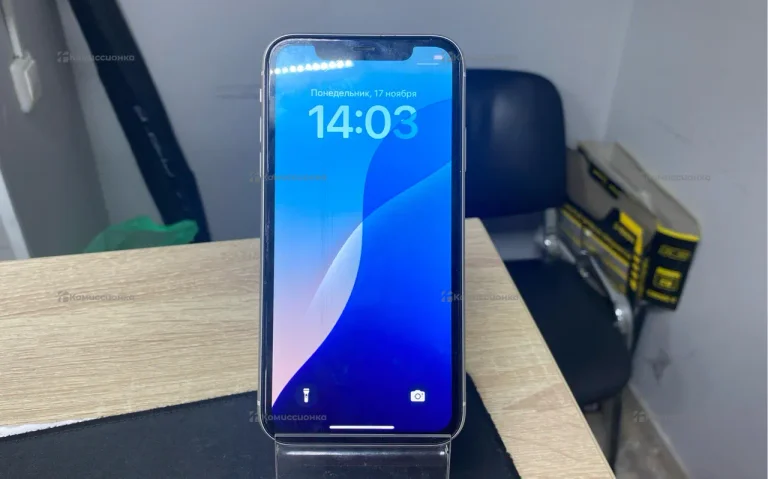 Apple iPhone 11 4/64 ГБ