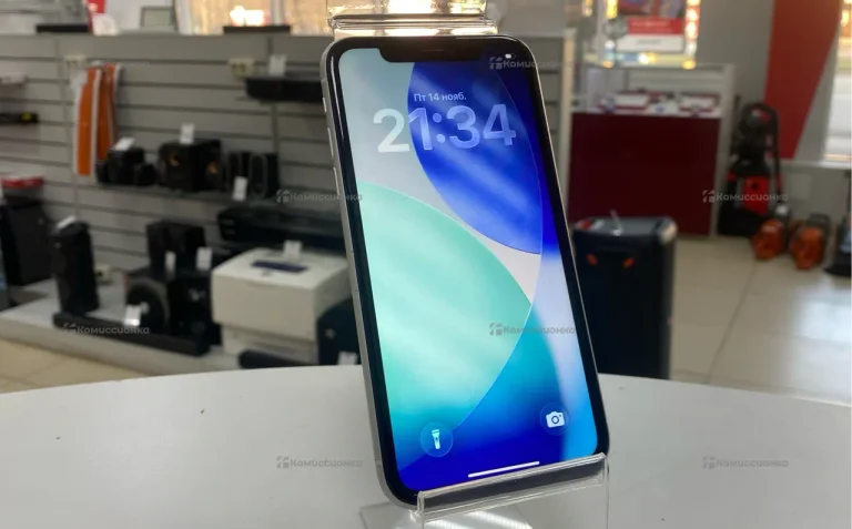 Apple iPhone 11 4/64 ГБ