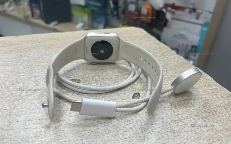 Часы Apple Watch SE 2 поколения