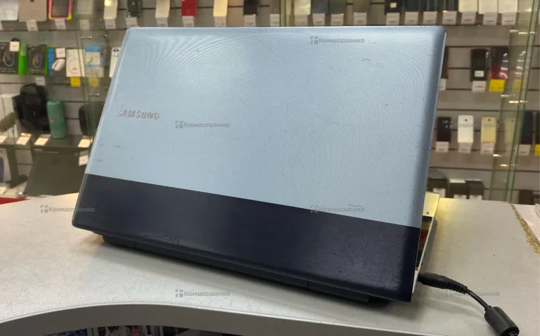 Ноутбук  Samsung RV520