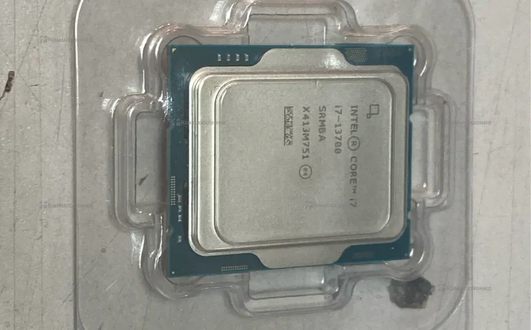 Процессор Intel Core i7-13700