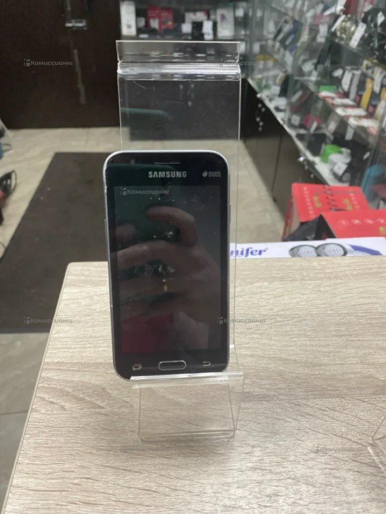 Samsung Galaxy J1 0/4 ГБ