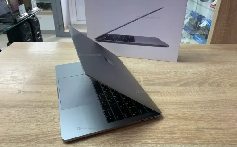 Ноутбук MacBook Pro 2018