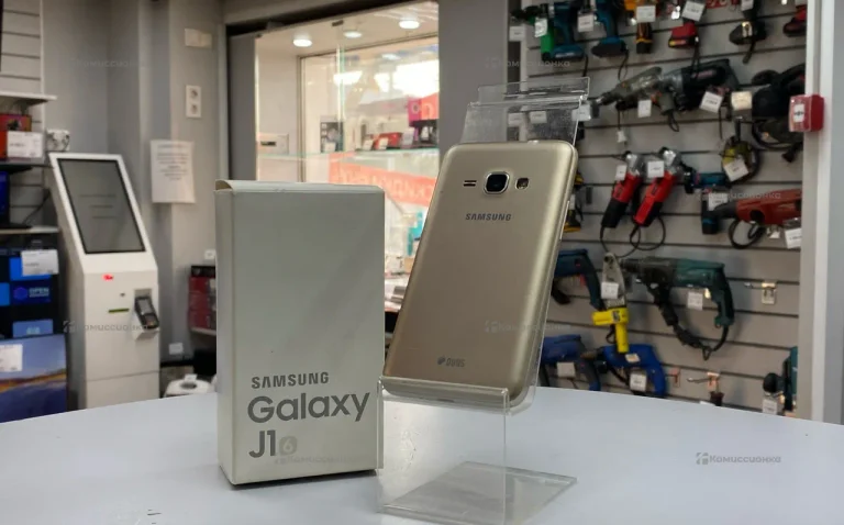 Samsung Galaxy J1 1/8 ГБ