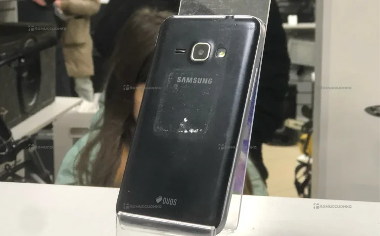 Samsung Galaxy J1 (2016) 1/8 ГБ