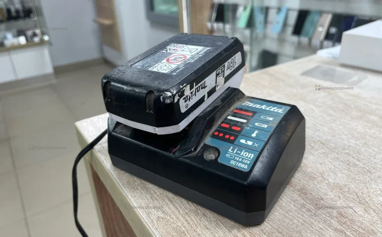 Зарядное устройство Makita 18v +1акб