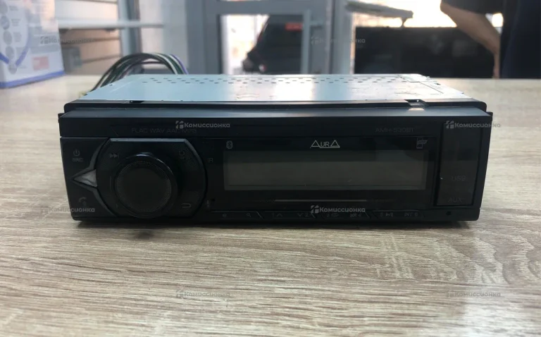 Автомагнитола Aura AMH-530BT