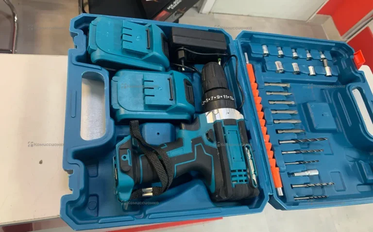 шуруповерт в кейсе
