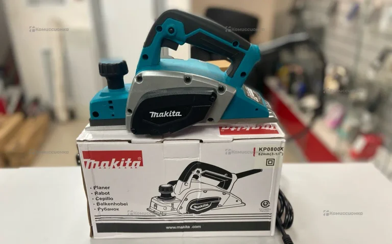 рубанок Makita.