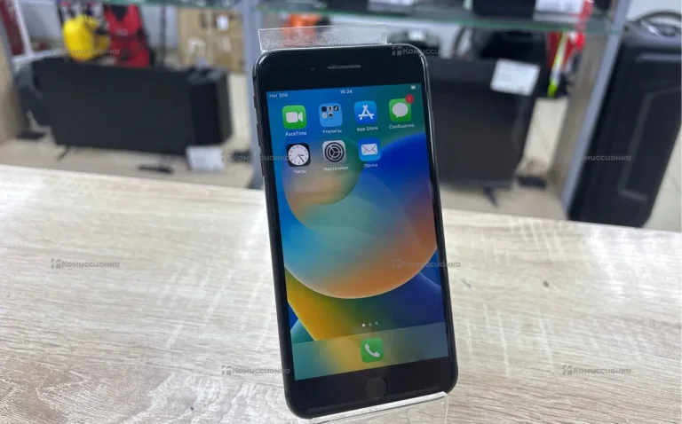 Apple iPhone 8 Plus 3/64 ГБ
