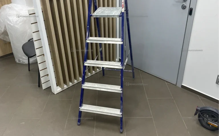 Стремянка М8305 5 ступеней