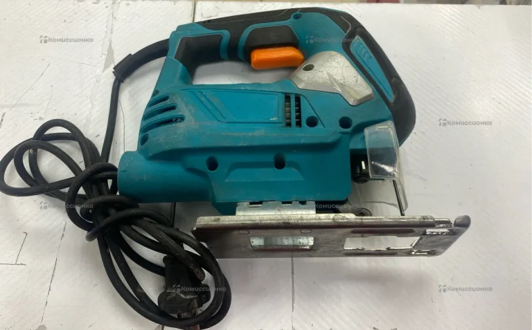 Электролобзик Bort BPS-710U-QL