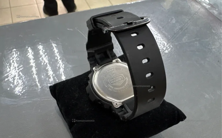 Часы  SHOCK RESIST