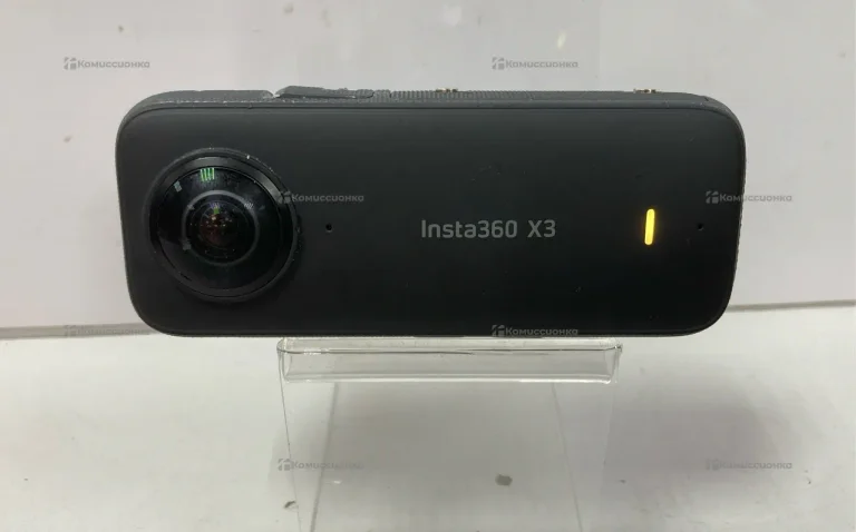 Видеокамера  insta360 x3