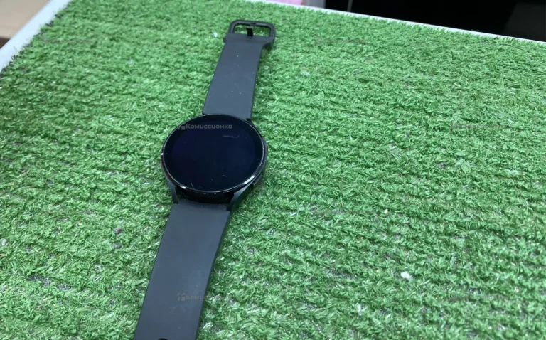 Часы  Samsung Galaxy Watch 4