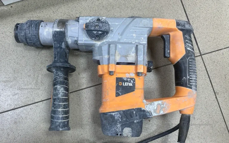 Перфоратор LEIYA LY-C2803