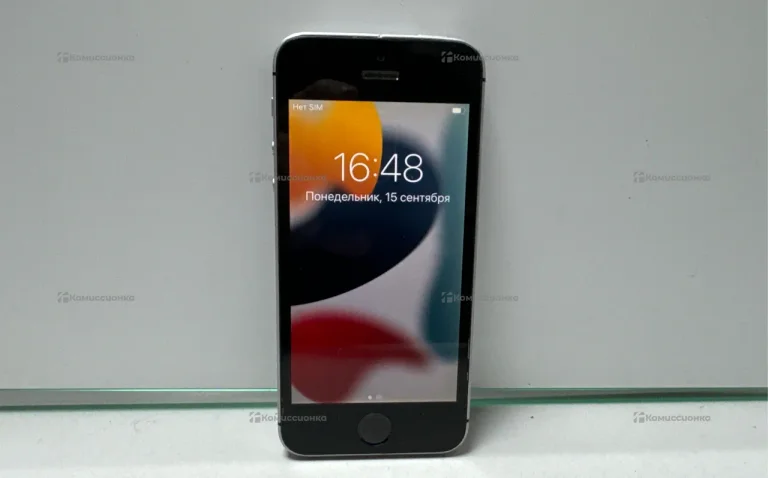 Apple iPhone SE 64Gb