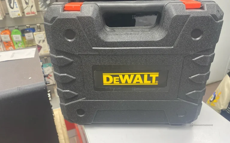 Шуруповерт dewalt реплика
