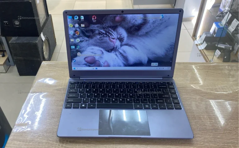 Ноутбук  Default string x133