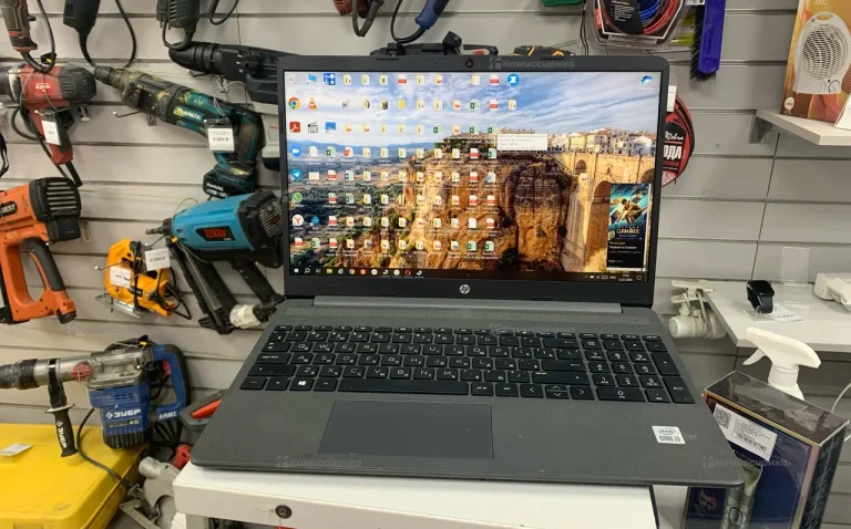 Ноутбук HP 15-fq1080ur