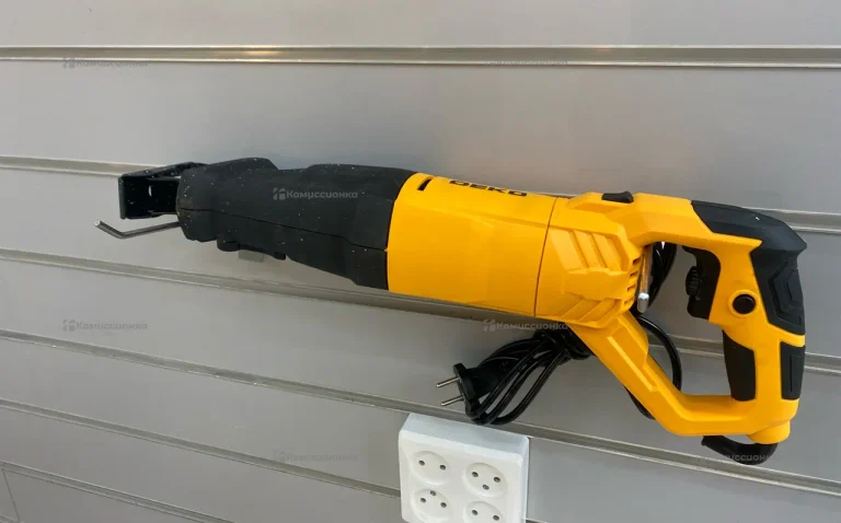 Пила DEKO DKRS1200