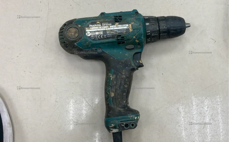 Сетевая дрель-шуруповерт Makita DF0300