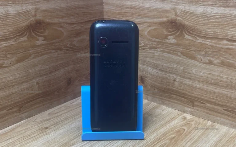 Кнопочный телефон ALCATEL