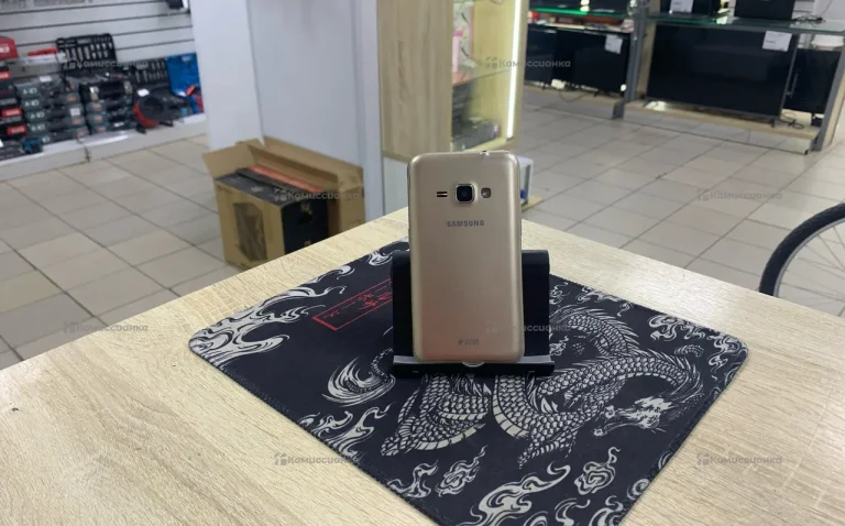 Samsung Galaxy J1 8Gb (2016)