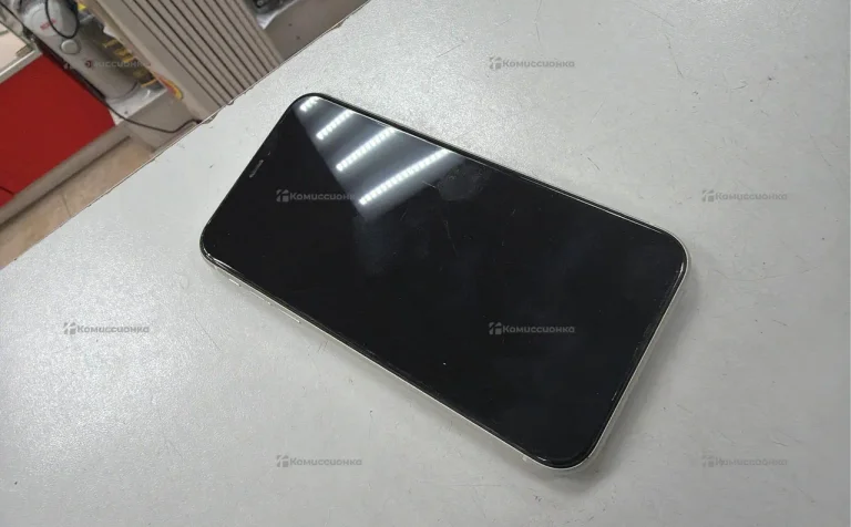 Apple iPhone 11 4/64 ГБ